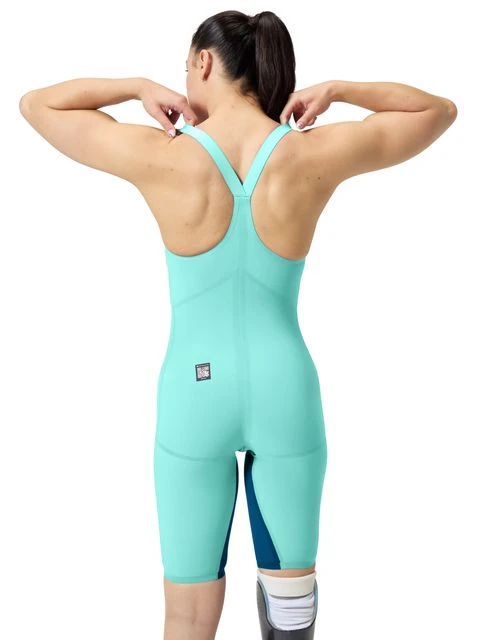 Speedo Fastskin LZR Pure Valor 2.0 Closedback Kneeskin - Arctic Glass 7 Speedo Fastskin LZR Pure Valor 2.0 Closedback Kneeskin - Arctic Glass - Image 5
